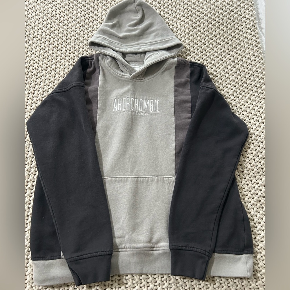 Abercrombie & Fitch Boy’s Gray and Black Hoodie Sweater